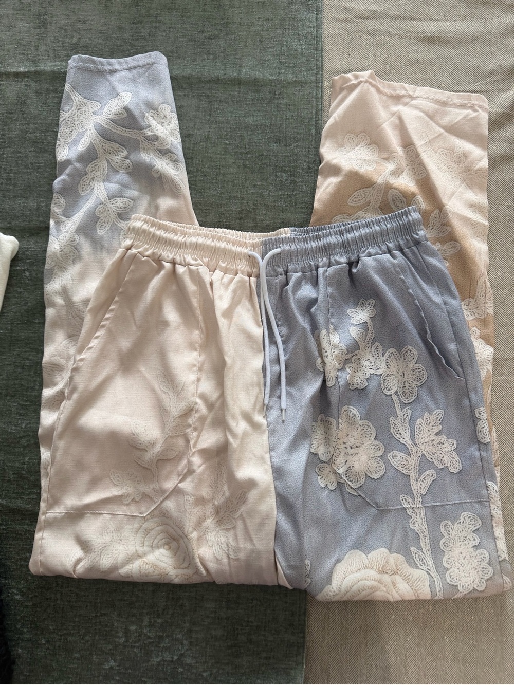 Women’s Two-Tone Floral Lace Jogger Pants - Blush & Light Blue